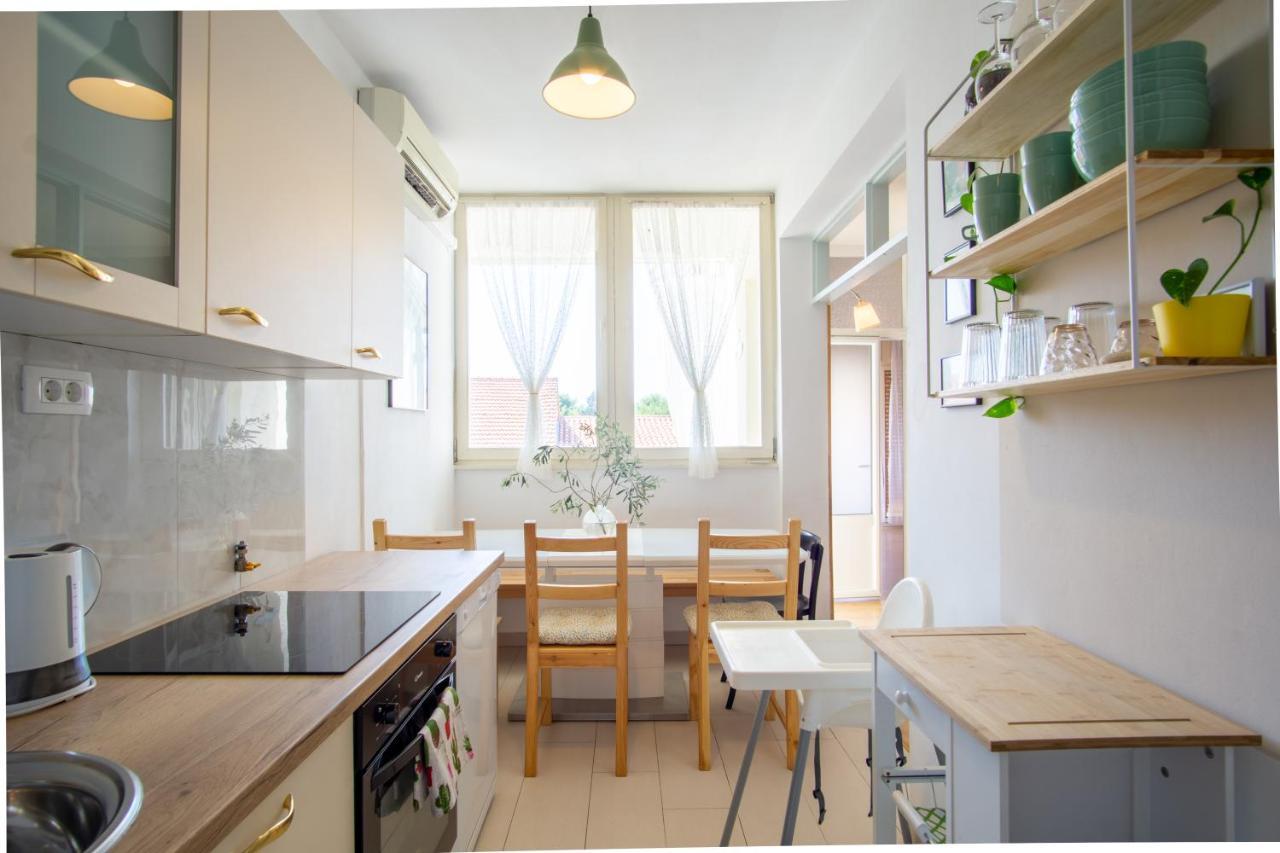 Spacious Apartment By The Sea 8+4 Pula Extérieur photo